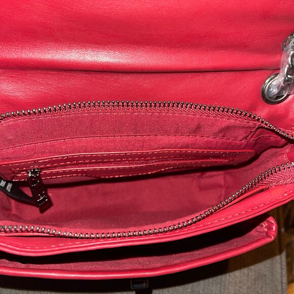 Badgley Mischka Crossbody Bag Brick Red Chevron Quilt New With Tags - Picture 5 of 8